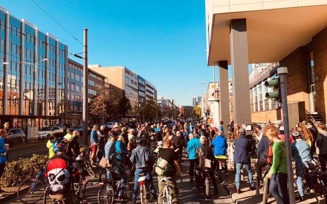 Mahnkorso – Trauerfahrt für getötete Frankfurter Radfahrer