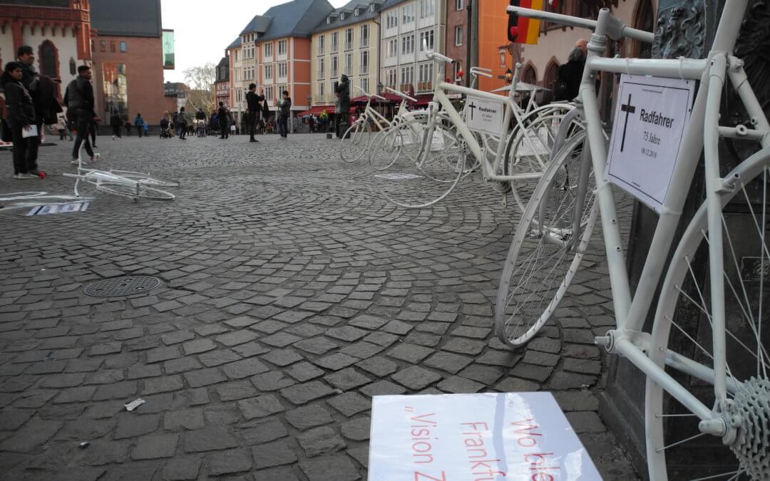 Gedenken an sechs tödlich verunglückte Radfahrer*innen im Jahr 2018